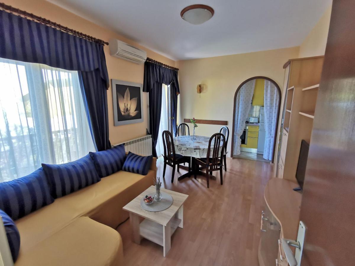 Apartment Delost Lovran Exterior foto