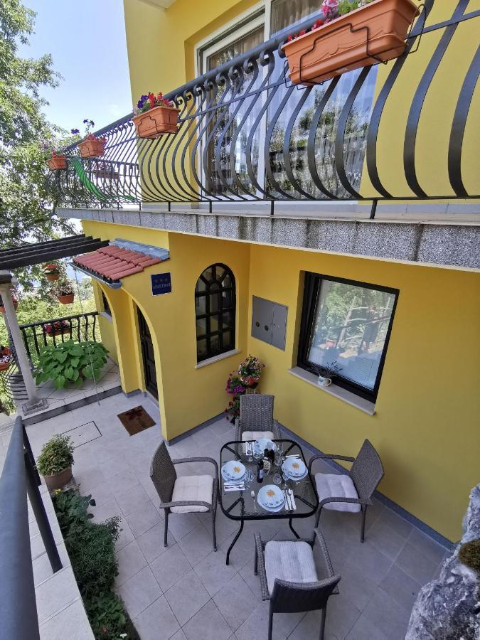 Apartment Delost Lovran Exterior foto